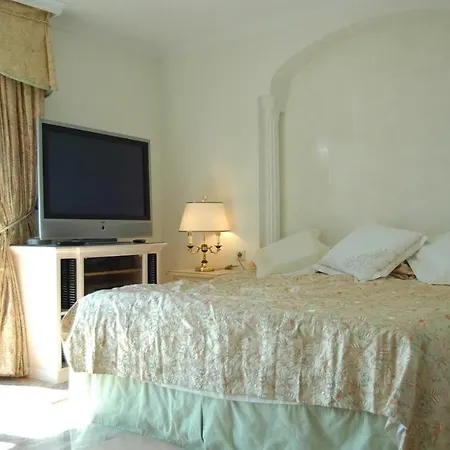 Vivienda De Lujo En /piscina Privada