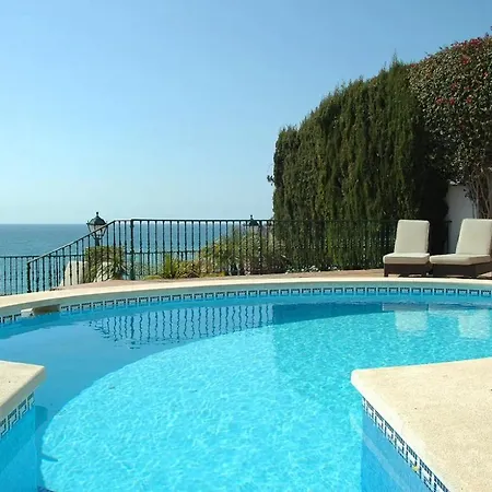 Vivienda De Lujo En /piscina Privada *